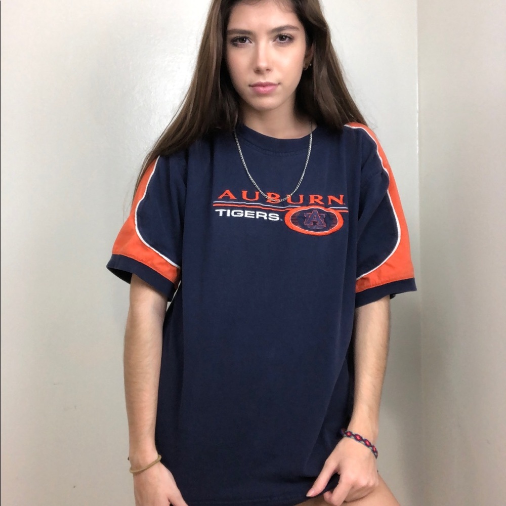 SOLD🛒🎁 VINTAGE AUBURN TIGERS SHIRT